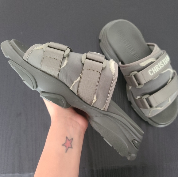 Christian Dior D Wander Sandal - Picture 4 of 8